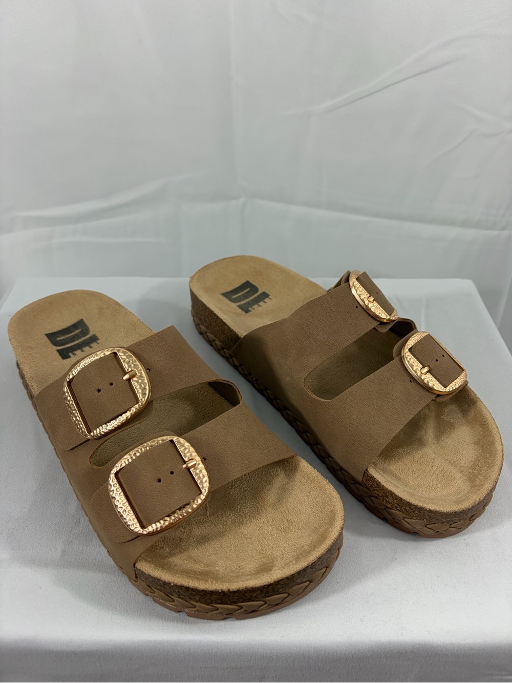 NWT Dirty Laundry Women’s Size 8 Brown Gold Double-Buckle Slide Sandals